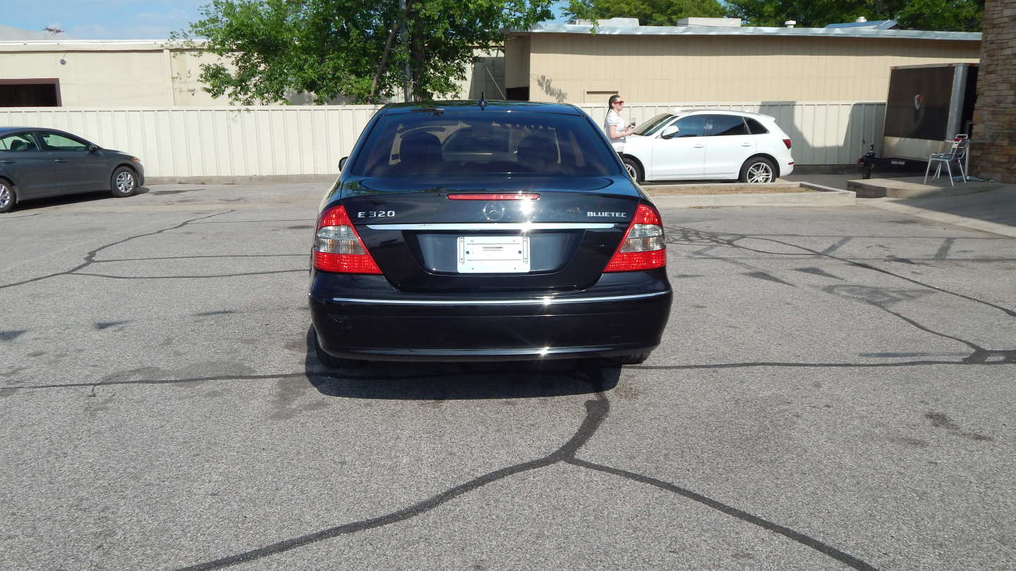 3rd Image of a 2007 MERCEDES-BENZ E-CLASS E320 CDI