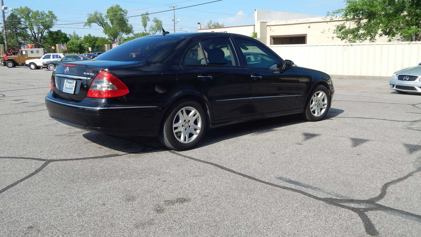 4th Image of a 2007 MERCEDES-BENZ E-CLASS E320 CDI