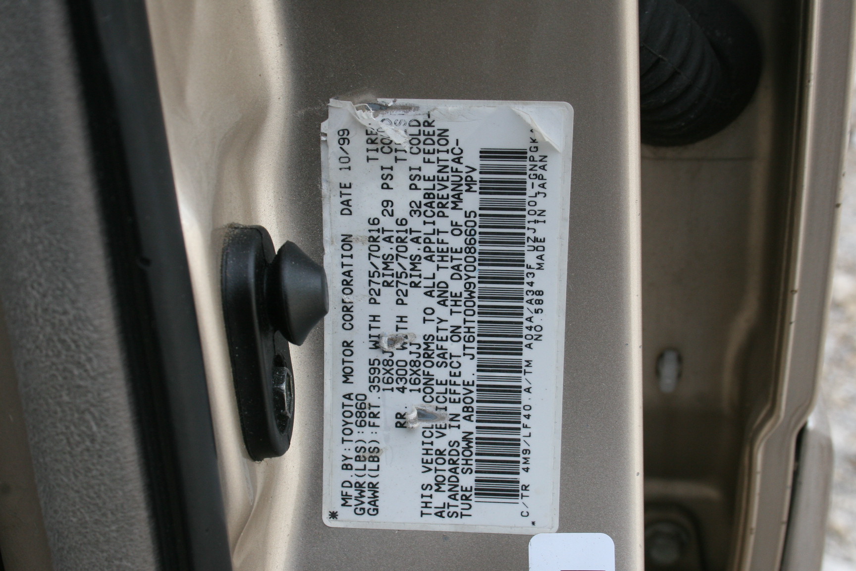 5th Image of a 2000 LEXUS LX 470