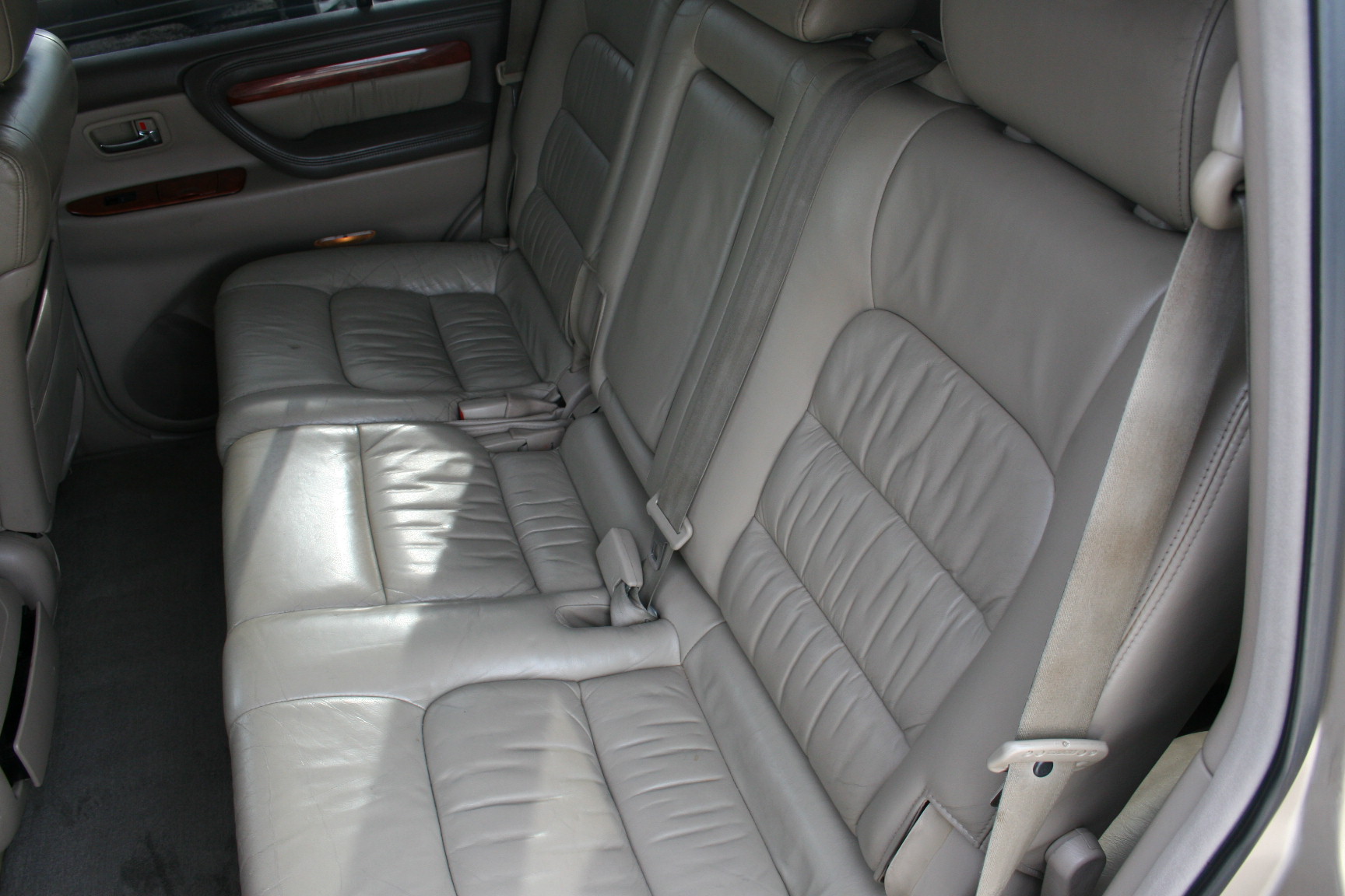 7th Image of a 2000 LEXUS LX 470