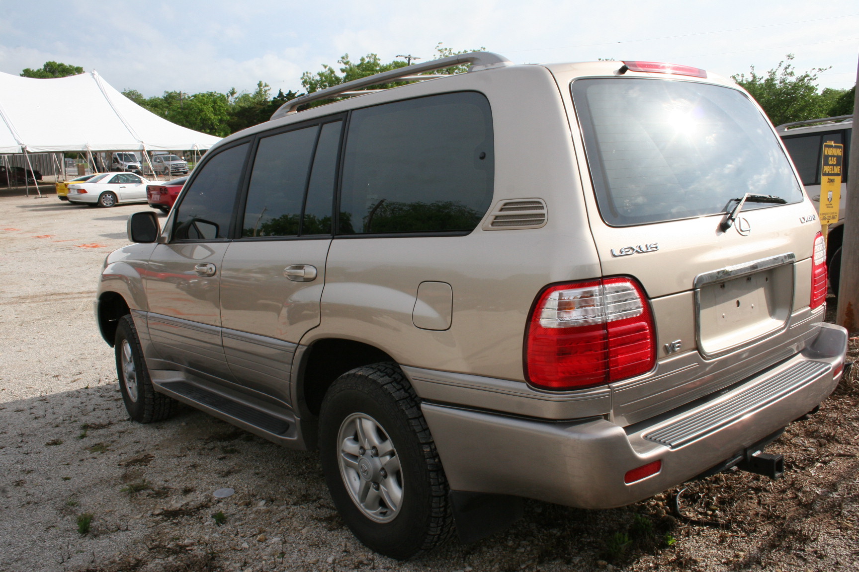 12th Image of a 2000 LEXUS LX 470