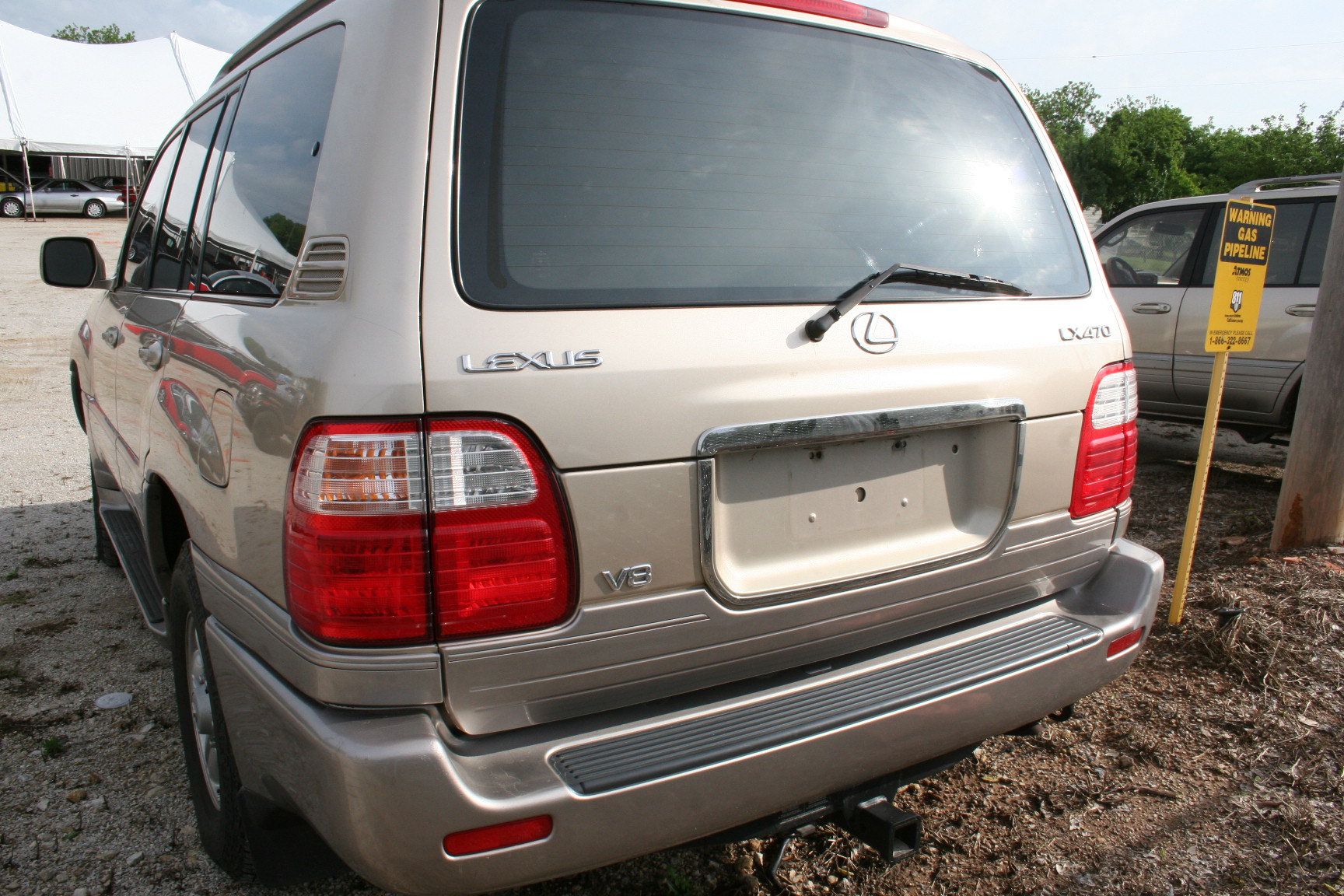 13th Image of a 2000 LEXUS LX 470