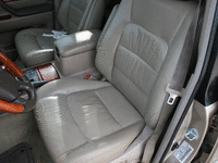 Image 7 of 14 of a 2000 LEXUS LX 470