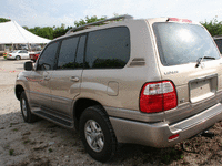 Image 13 of 14 of a 2000 LEXUS LX 470
