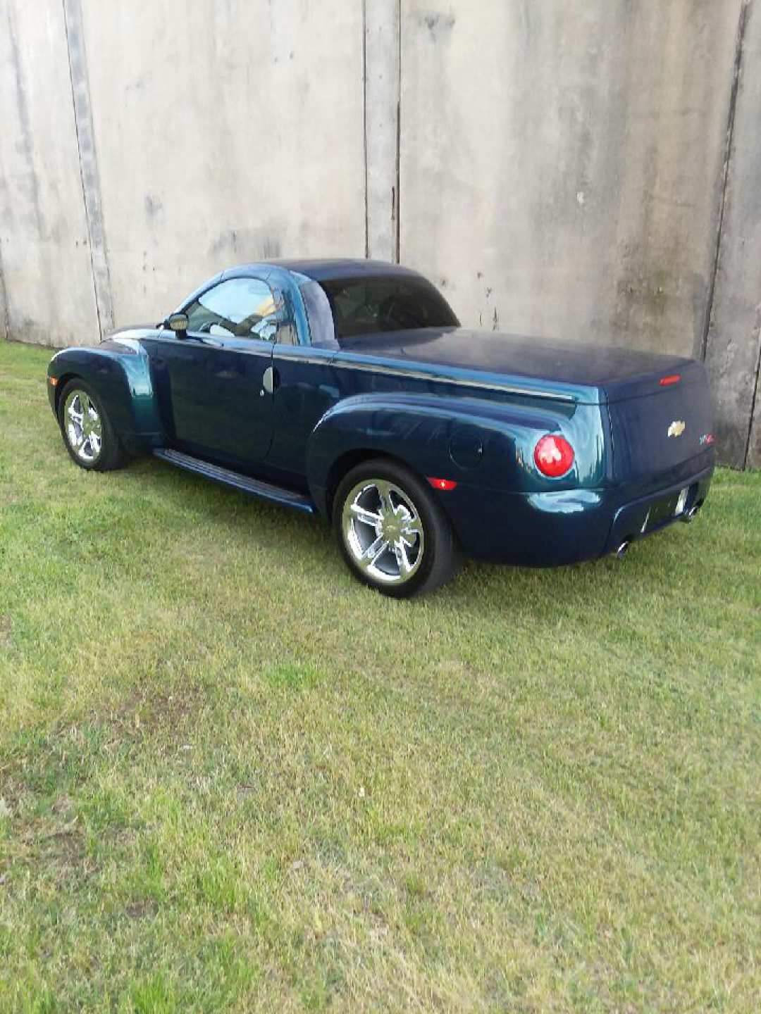 1st Image of a 2005 CHEVROLET SSR