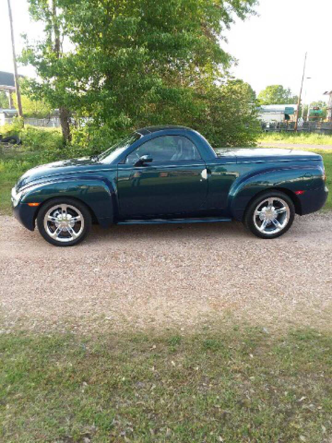 3rd Image of a 2005 CHEVROLET SSR