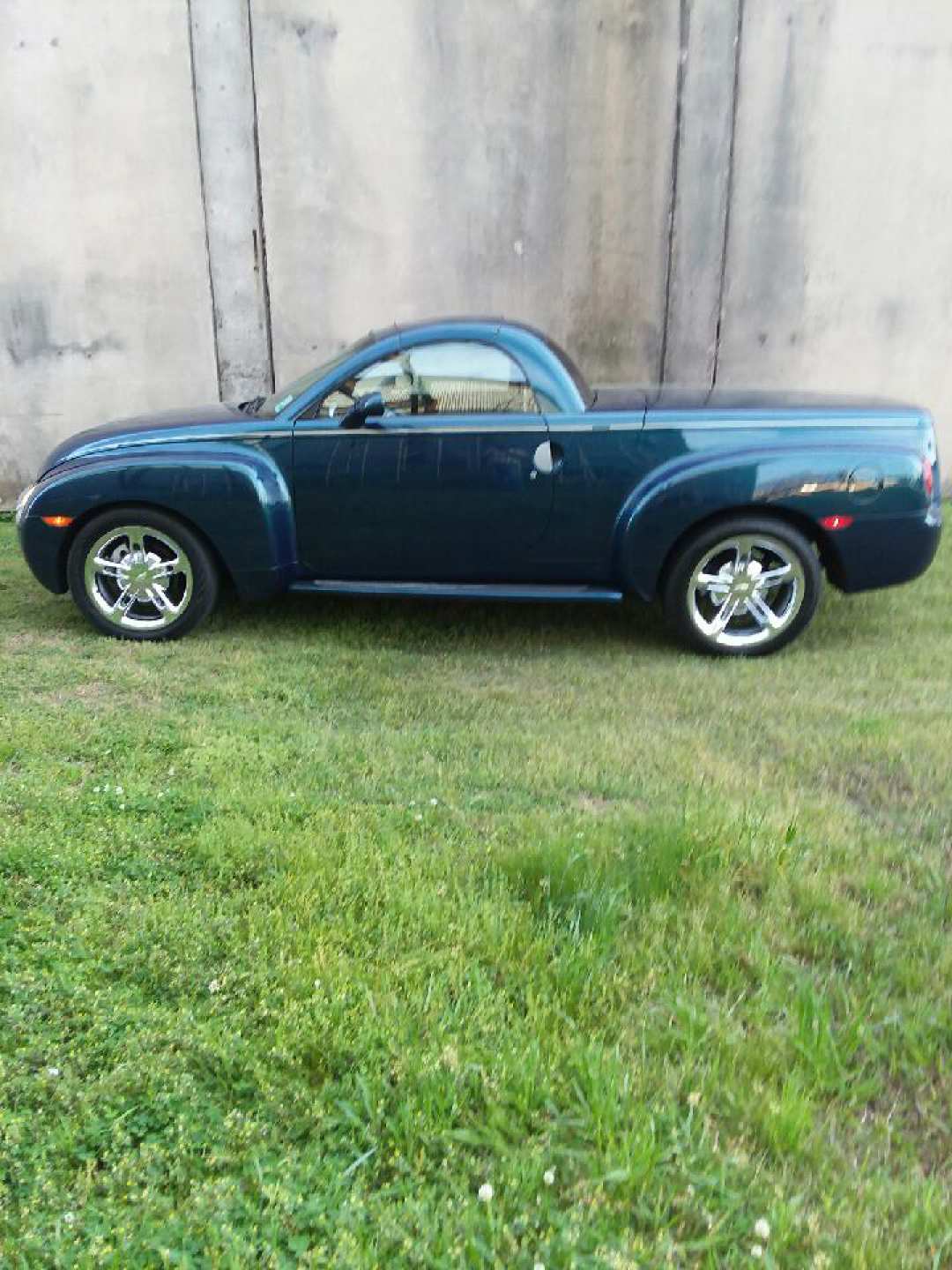 7th Image of a 2005 CHEVROLET SSR