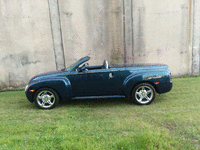Image 6 of 8 of a 2005 CHEVROLET SSR