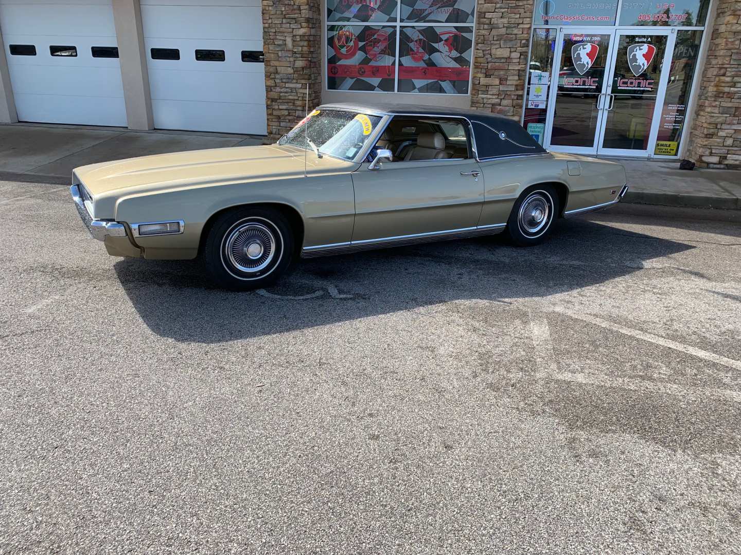 3rd Image of a 1969 FORD THUNDERBIRD