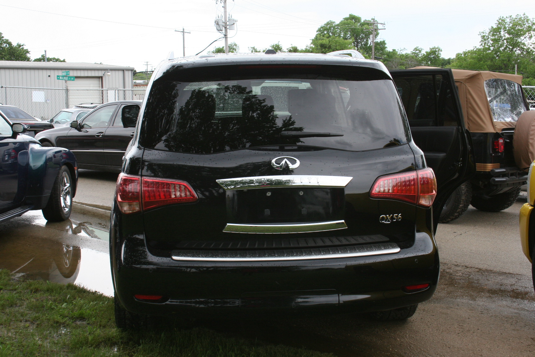 12th Image of a 2012 INFINITI QX56