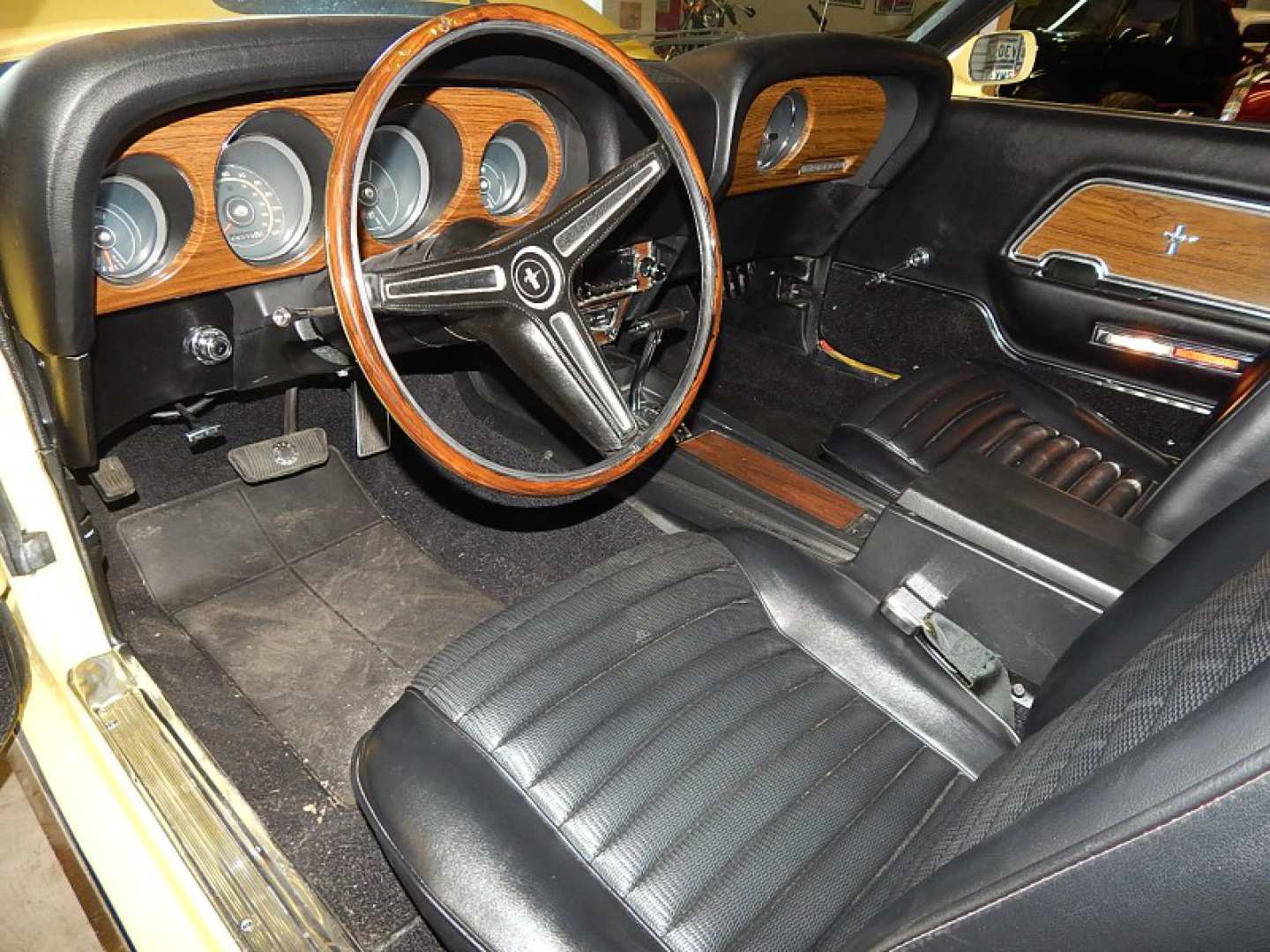 25th Image of a 1970 FORD MUSTANG MACH I