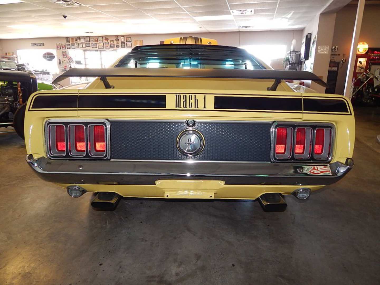 27th Image of a 1970 FORD MUSTANG MACH I