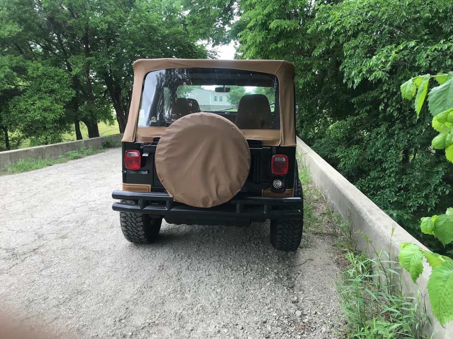 4th Image of a 1984 JEEP LAREDO