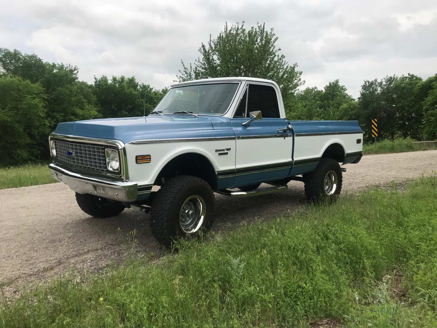 2nd Image of a 1972 CHEVROLET K10