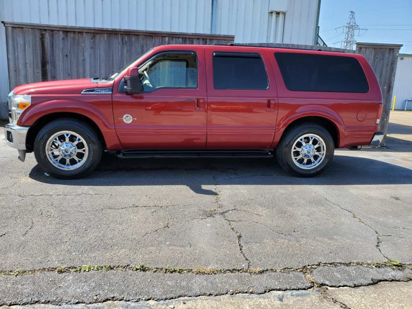 2nd Image of a 2000 FORD EXCURSION