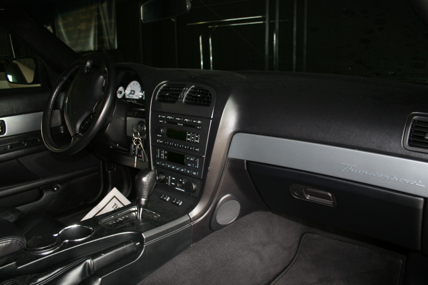 4th Image of a 2005 FORD THUNDERBIRD