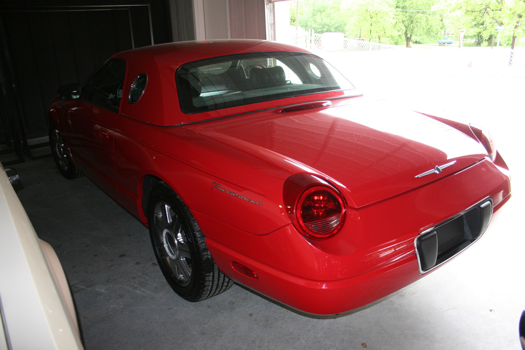 11th Image of a 2005 FORD THUNDERBIRD