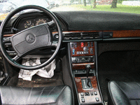 Image 3 of 8 of a 1987 MERCEDES-BENZ 560 560SEL
