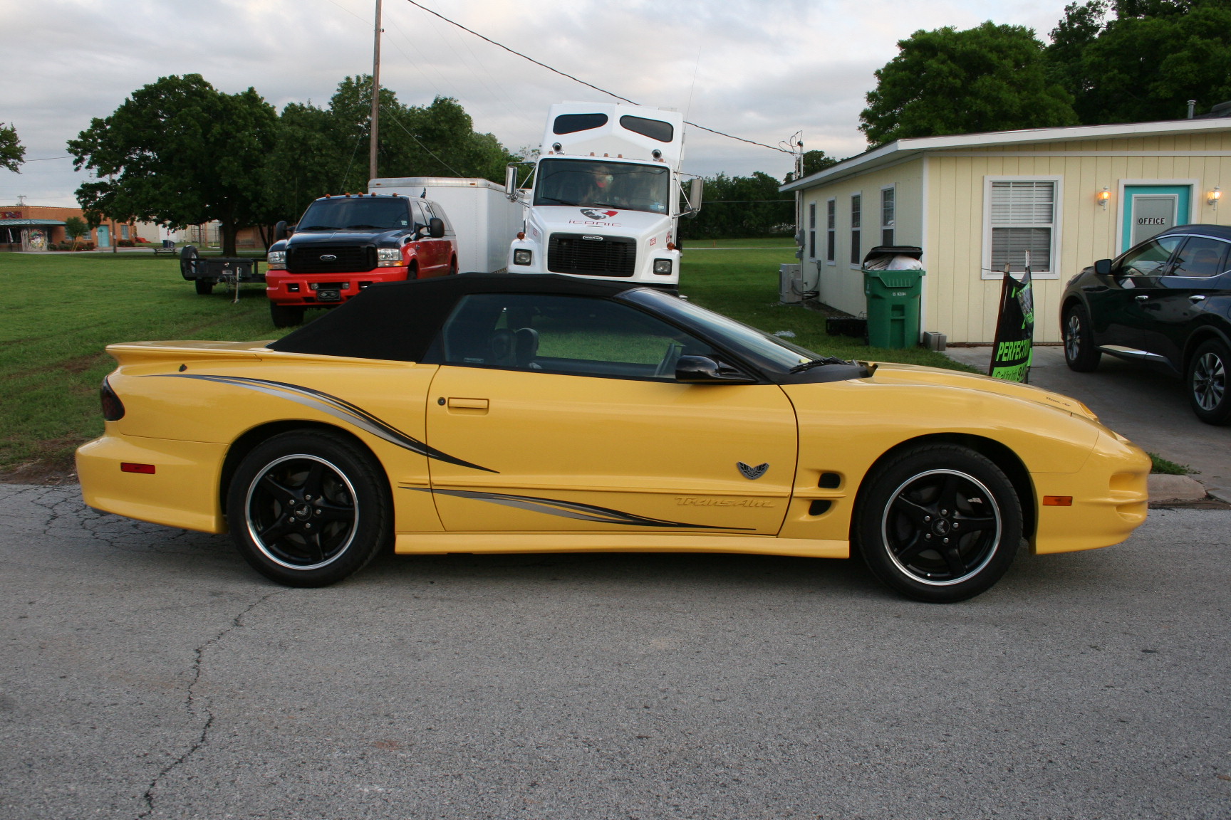 2nd Image of a 2002 PONTIAC FIREBIRD TRANS AM