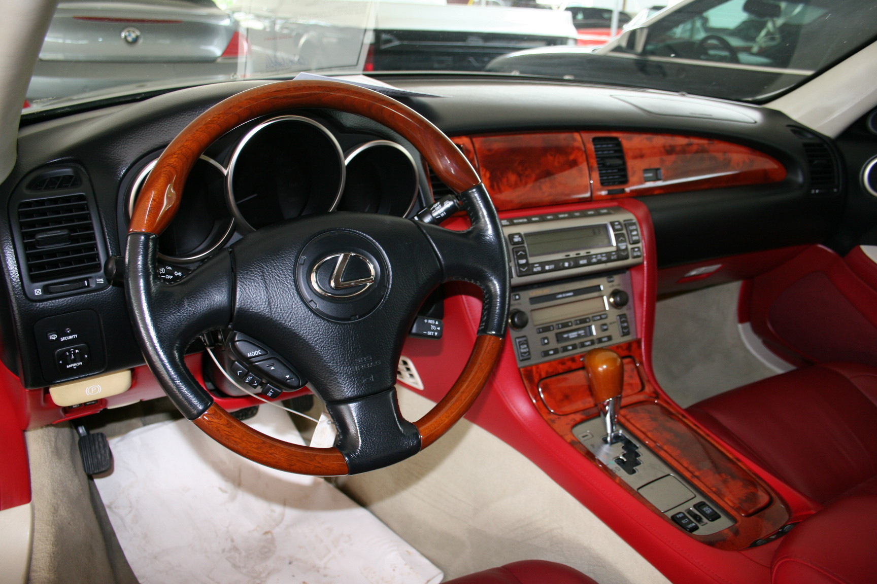 4th Image of a 2006 LEXUS SC 430