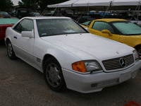 Image 2 of 12 of a 1994 MERCEDES-BENZ SL500