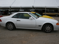 Image 3 of 12 of a 1994 MERCEDES-BENZ SL500