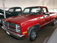 Image 2 of 12 of a 1986 CHEVROLET C10