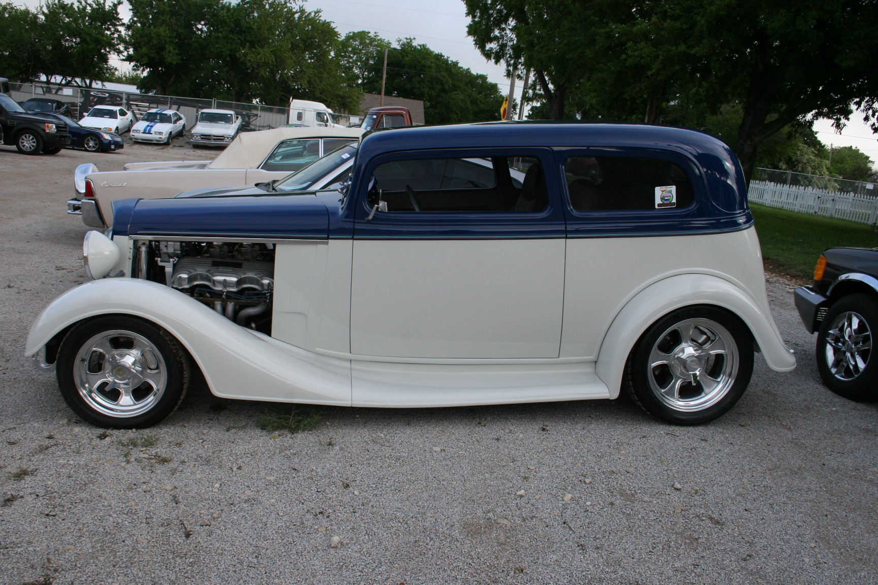 2nd Image of a 1935 CHEVROLET TWO DOOR