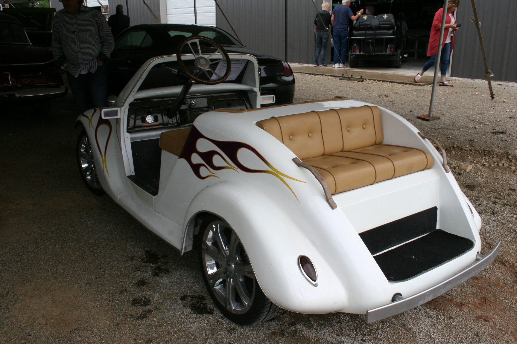 6th Image of a 2001 CLUB CAR GOLF CART 1940 FORD DESIGN