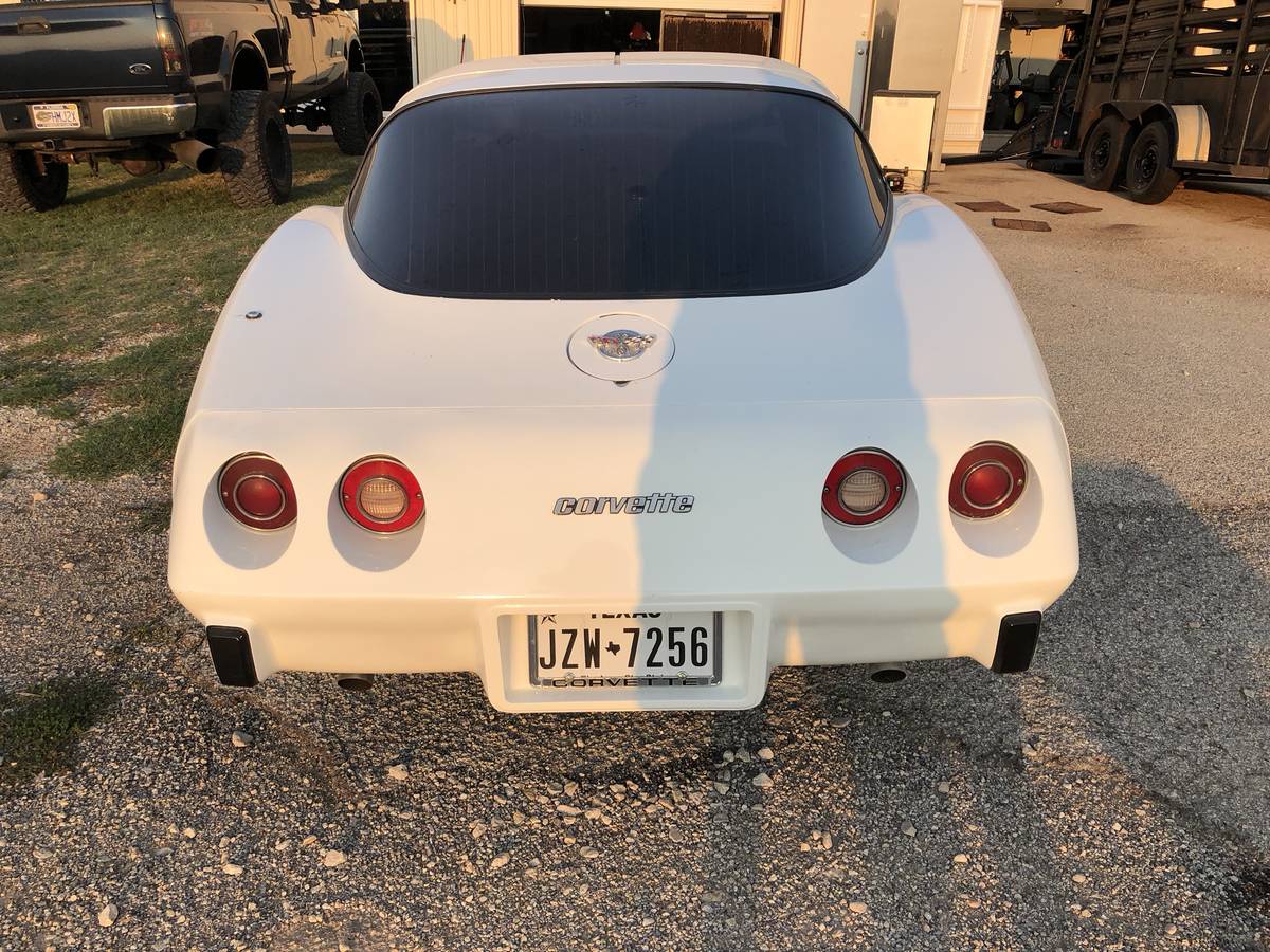 3rd Image of a 1978 CHEVROLET CORVETTE