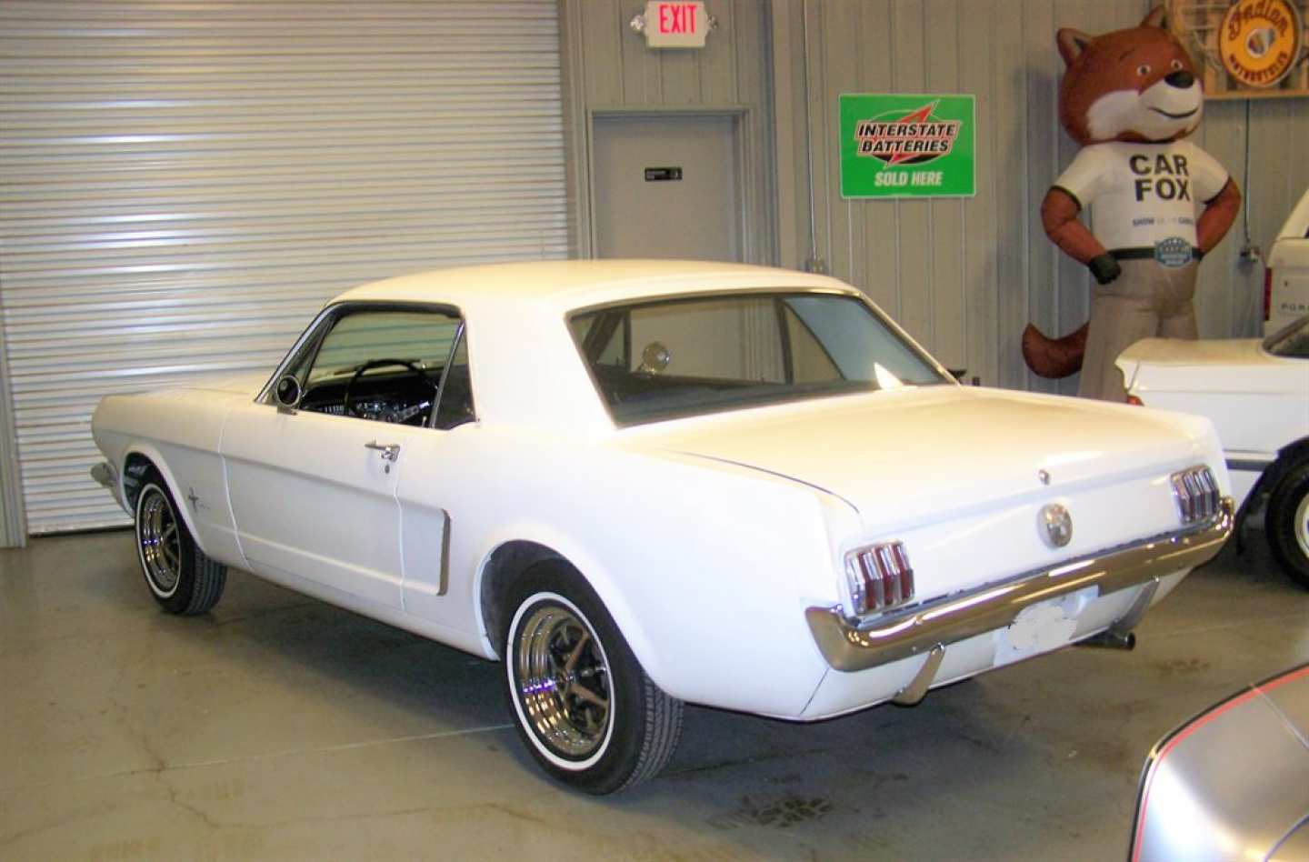 2nd Image of a 1965 FORD MUSTANG