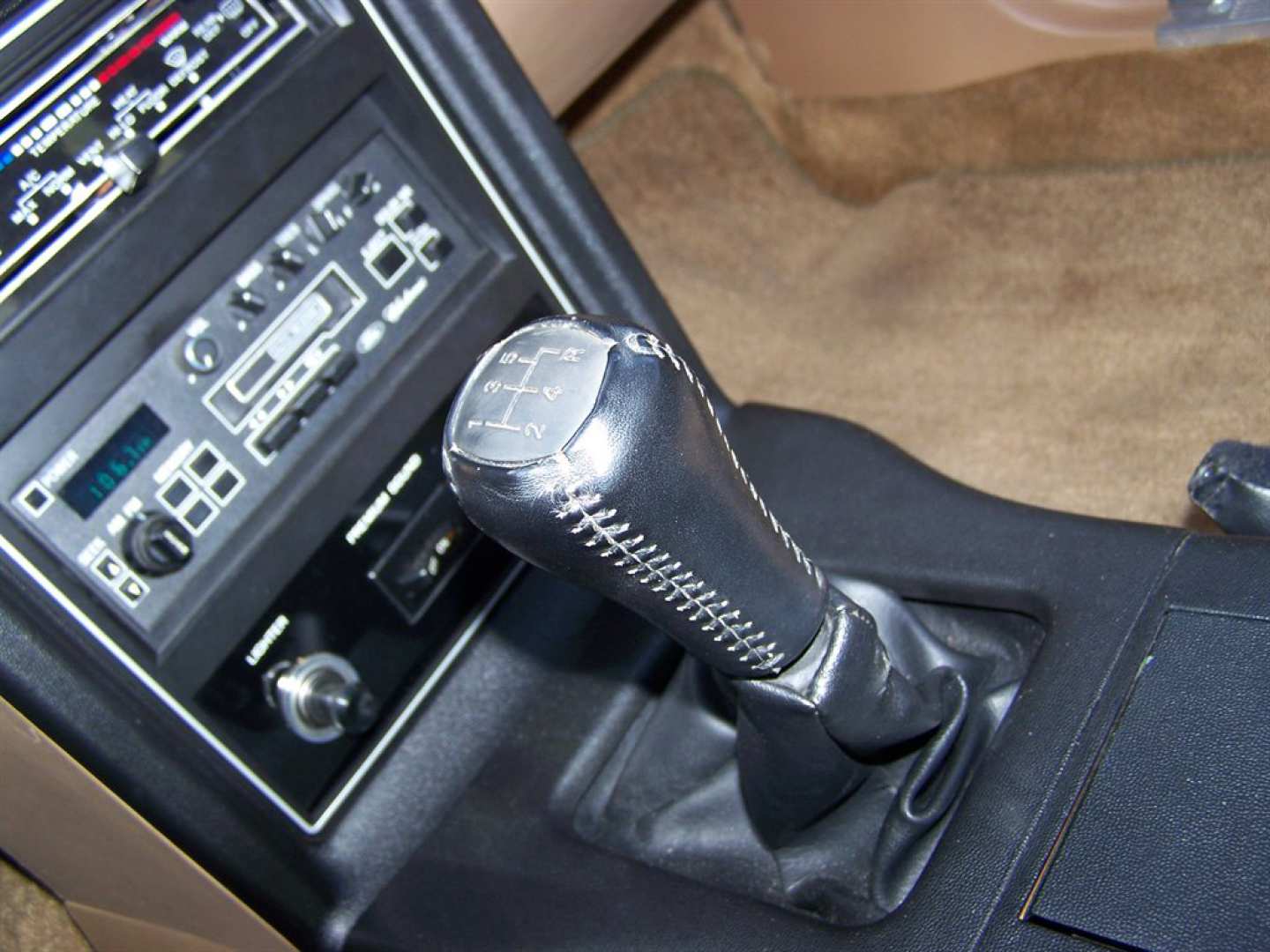 35th Image of a 1984 FORD THUNDERBIRD