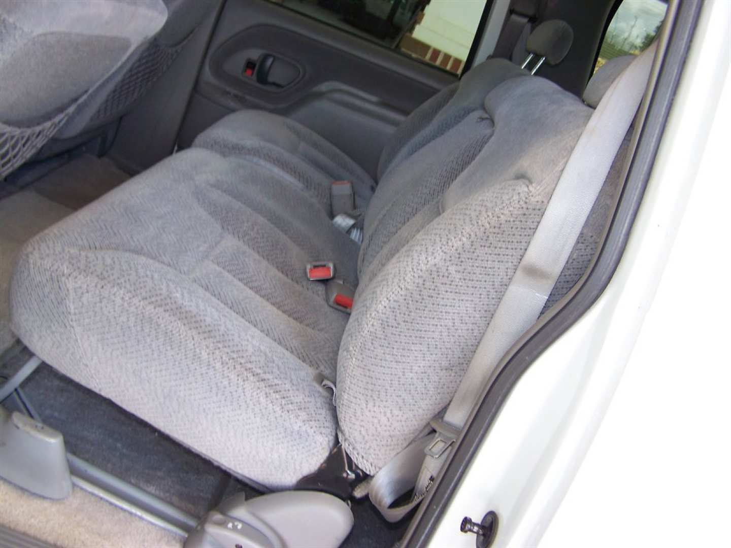 6th Image of a 1999 CHEVROLET SUBURBAN K2500