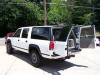 Image 3 of 11 of a 1999 CHEVROLET SUBURBAN K2500