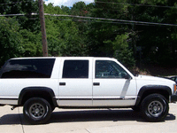 Image 4 of 11 of a 1999 CHEVROLET SUBURBAN K2500