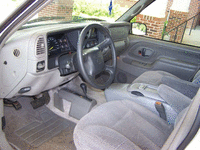 Image 9 of 11 of a 1999 CHEVROLET SUBURBAN K2500