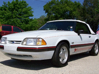 Image 2 of 25 of a 1989 FORD MUSTANG LX