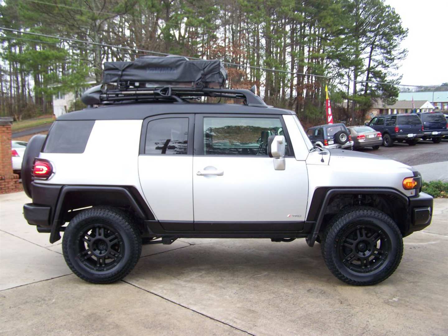 3rd Image of a 2007 TOYOTA FJ CRUISER S