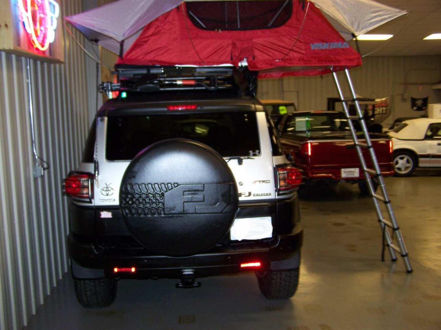 7th Image of a 2007 TOYOTA FJ CRUISER S