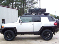 Image 3 of 19 of a 2007 TOYOTA FJ CRUISER S