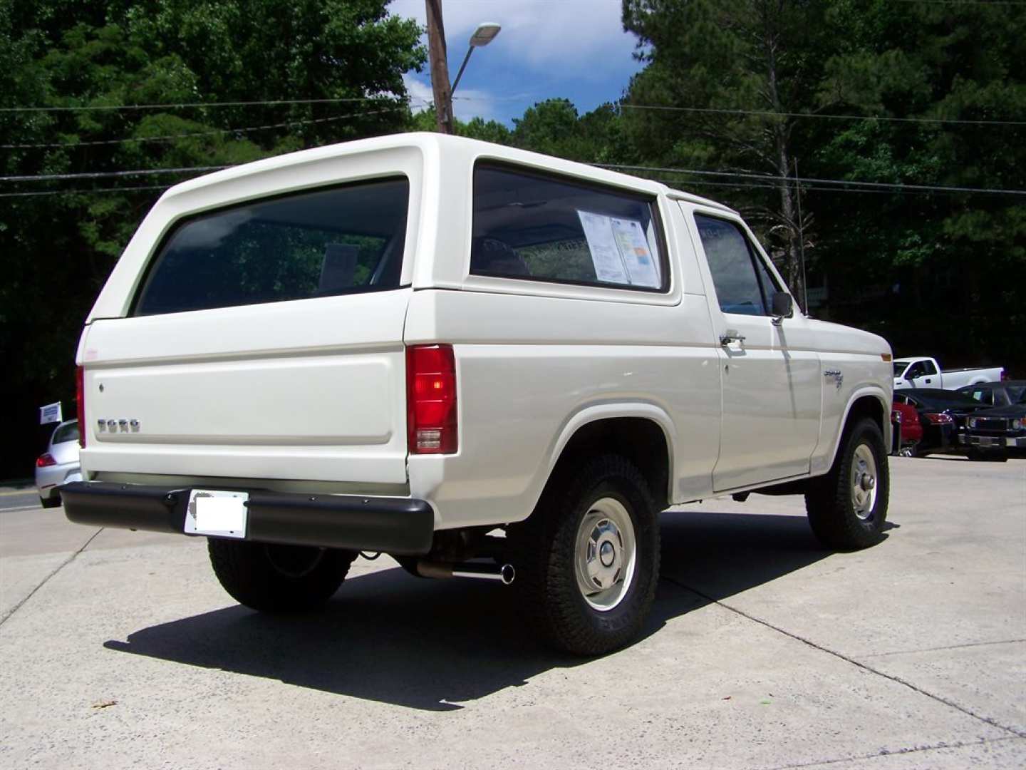 2nd Image of a 1981 FORD BRONCO CUSTOM