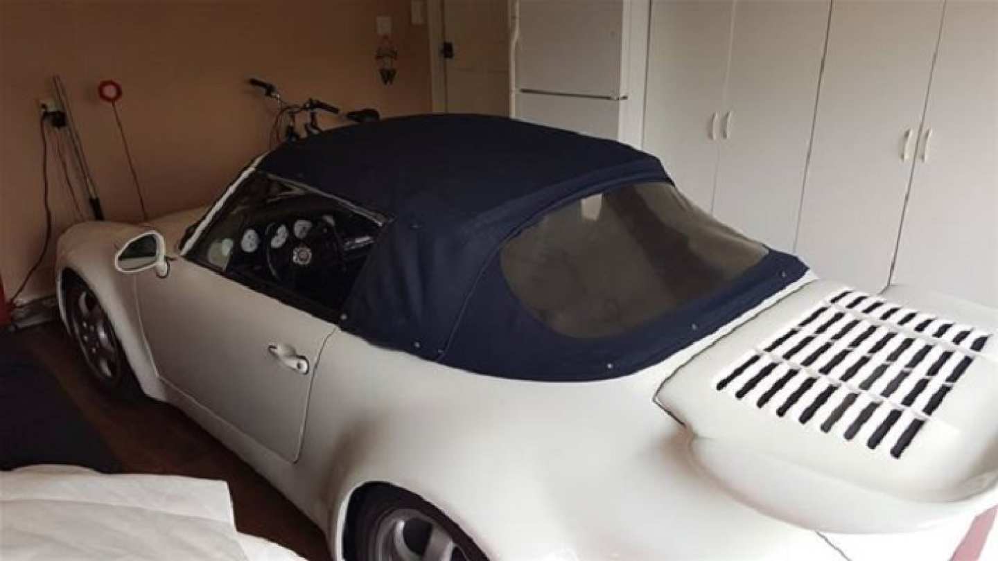 3rd Image of a 1987 PORSCHE 911 CARRERA CABRIOLET