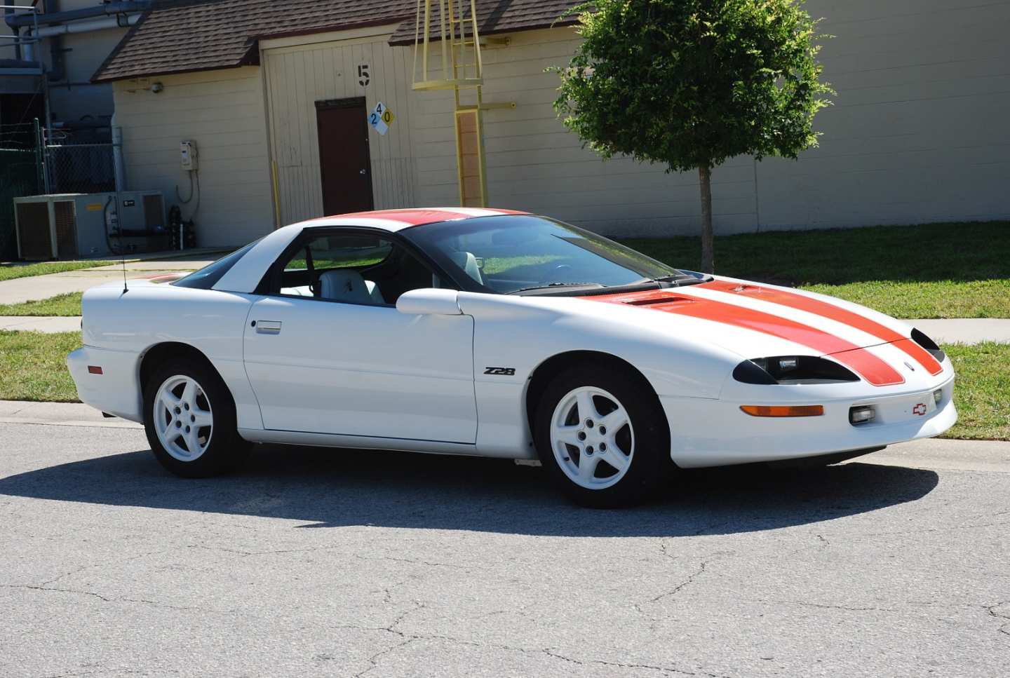2nd Image of a 1997 CHEVROLET CAMARO Z28
