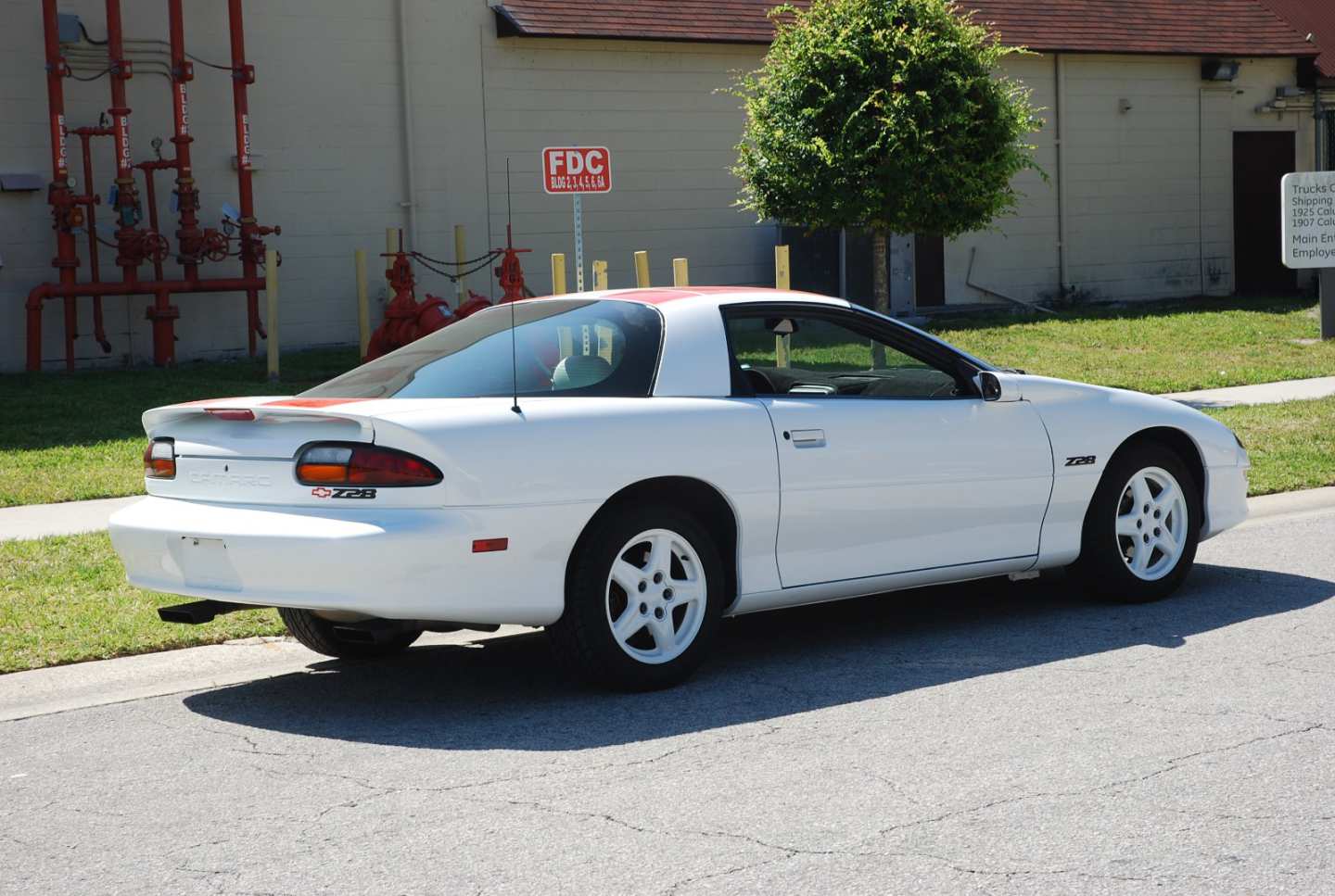 3rd Image of a 1997 CHEVROLET CAMARO Z28