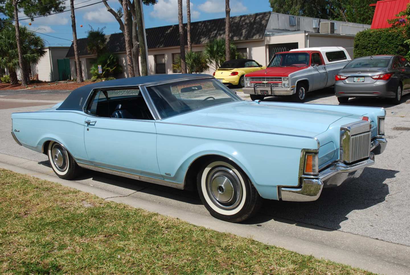 2nd Image of a 1970 LINCOLN MARK III