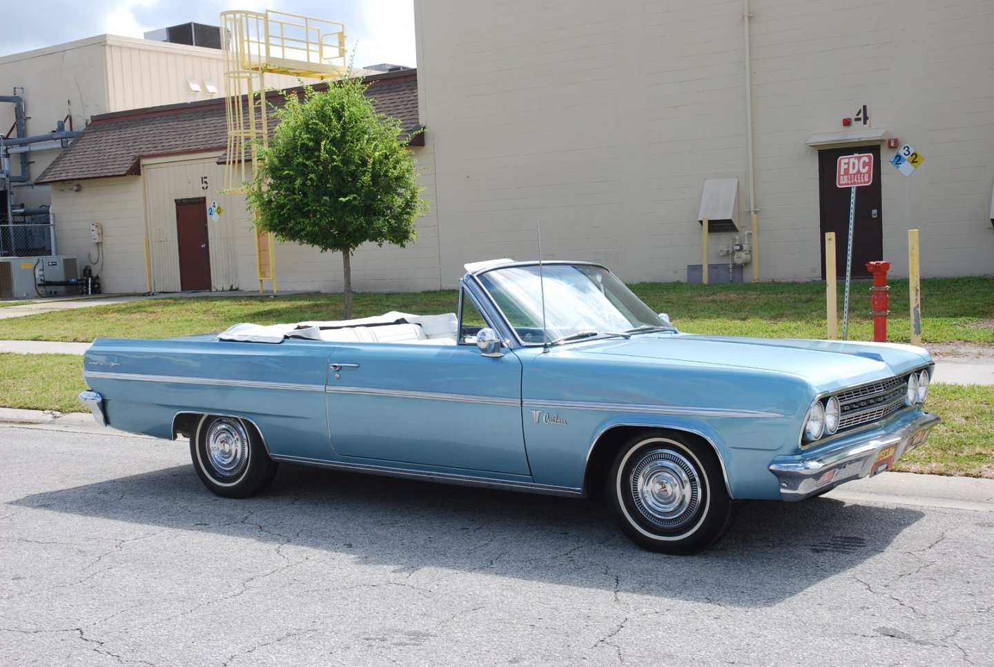 3rd Image of a 1963 OLDSMOBILE CUTLASS