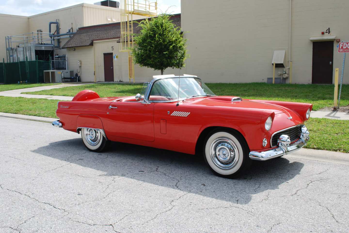 1st Image of a 1956 FORD THUNDERBIRD