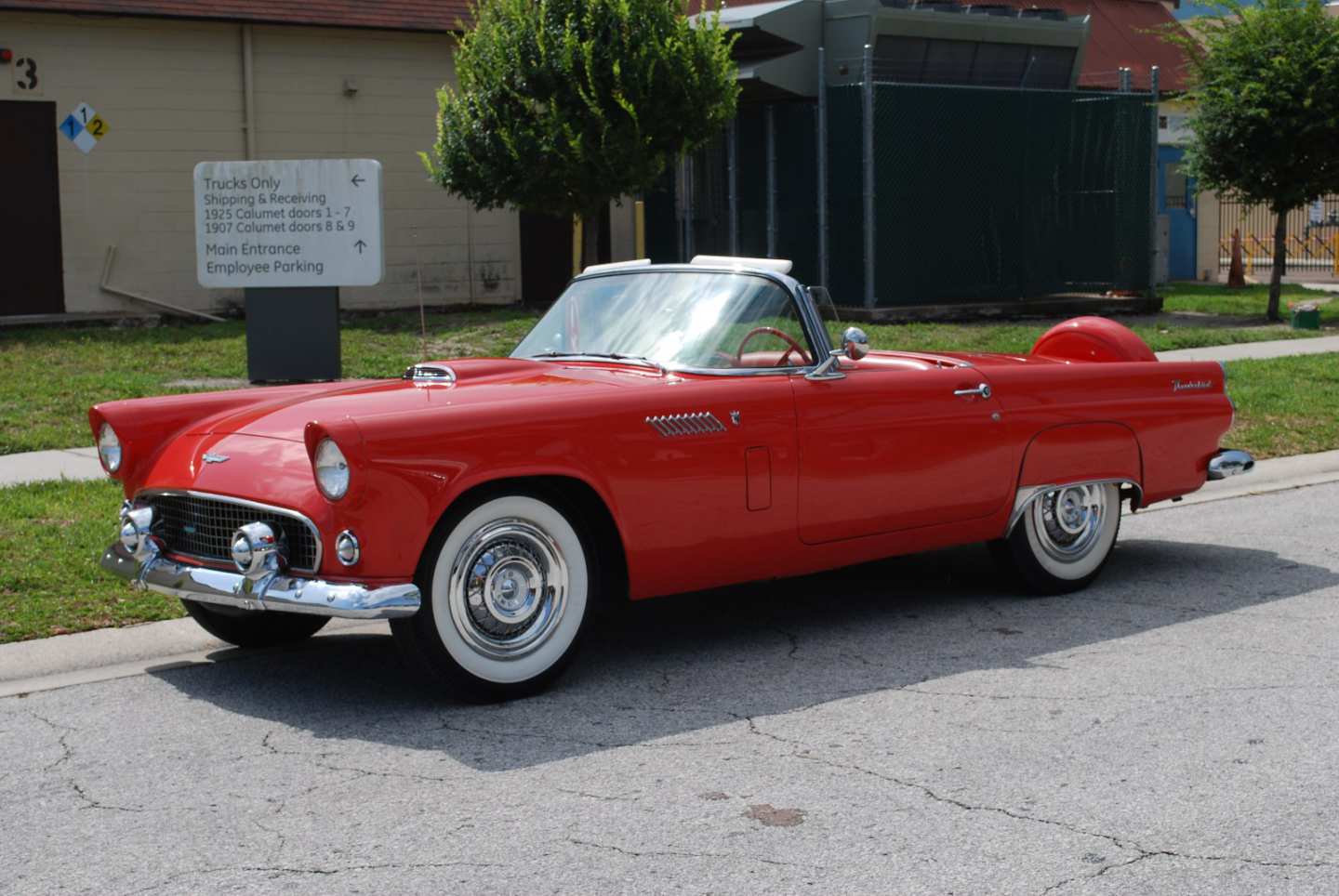 2nd Image of a 1956 FORD THUNDERBIRD