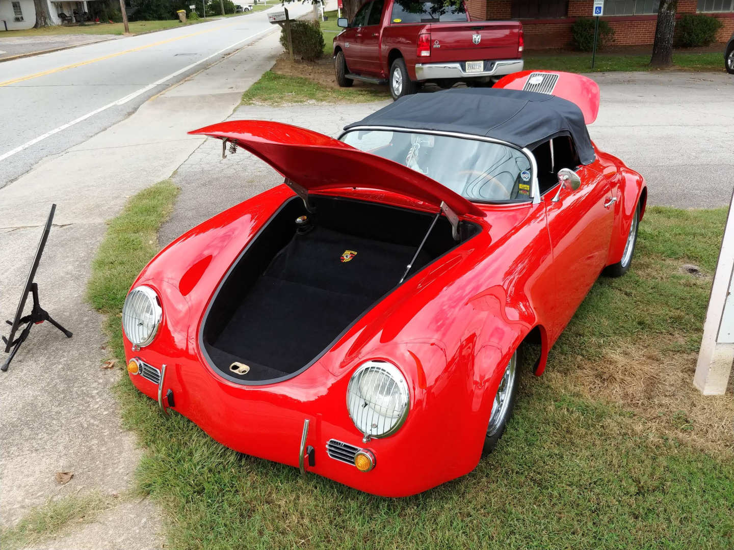 4th Image of a 1956 PORSCHE 356 SPEEDSTER TRIBUTE