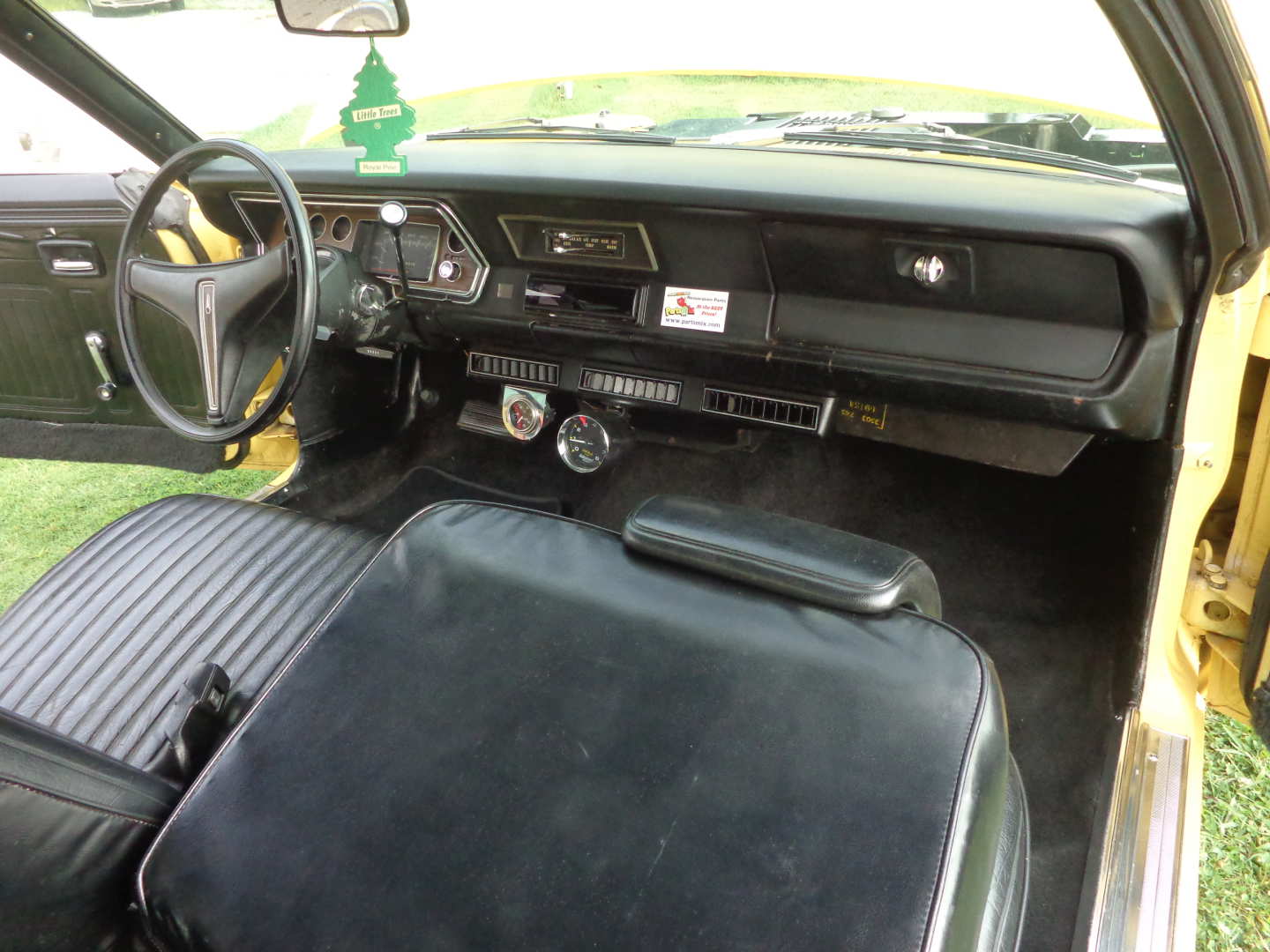 3rd Image of a 1975 PLYMOUTH DUSTER